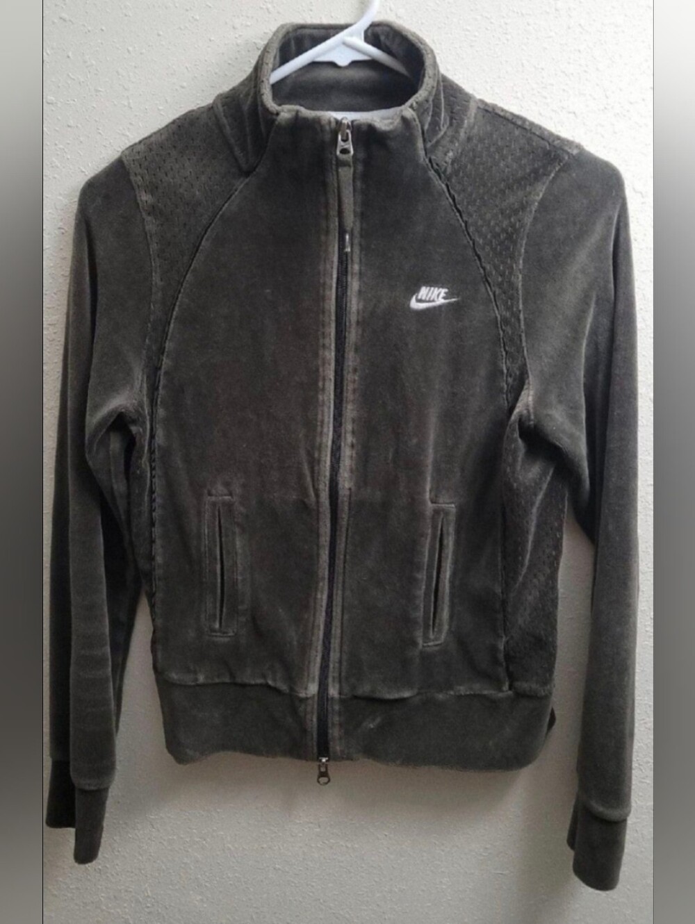 Vintage Nike Women's Y2K Velour Full Zip Track Jacket
